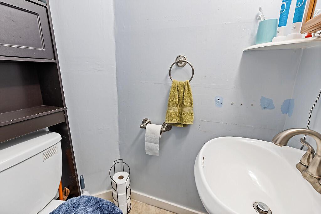 10 Edgewood Street Waterville, ME 04901 - Photo 52 of 64 52_BP5A0018_DxO_mls