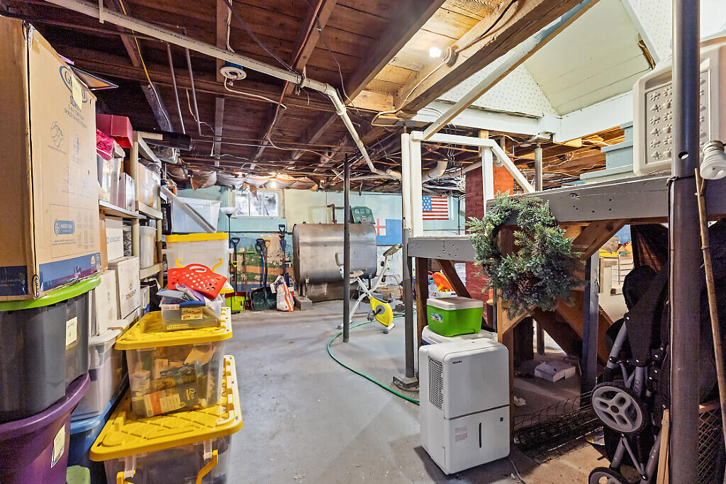 10 Edgewood Street Waterville, ME 04901 - Photo 61 of 64 61_BP5A0138_DxO_mls