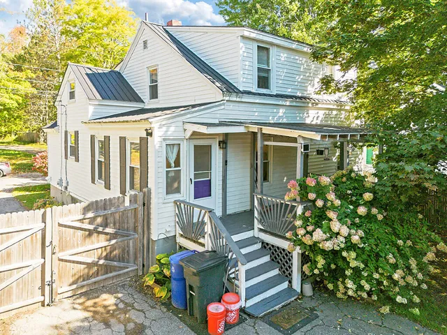 $259,900 | 10 Edgewood Street, Waterville, ME 04901