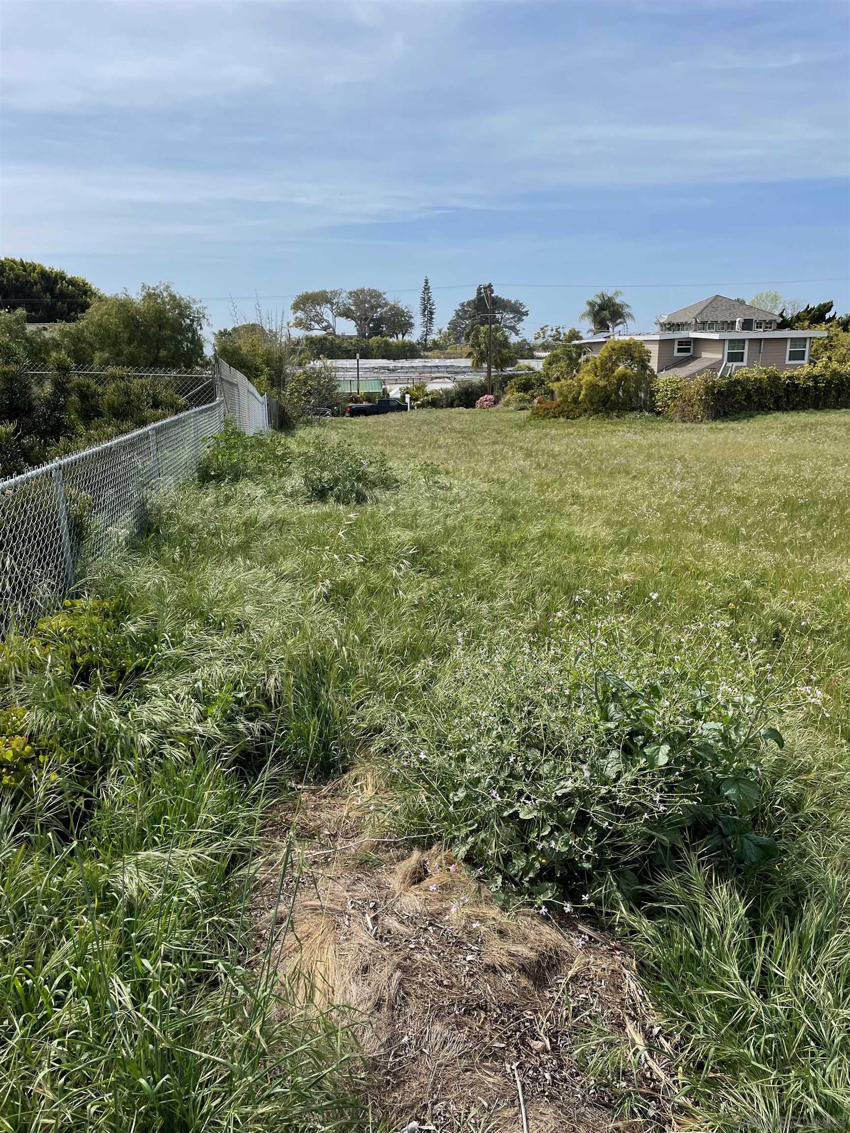 461 Ocean View Avenue Encinitas, CA 92024 - Photo 22 of 25 a view of a city