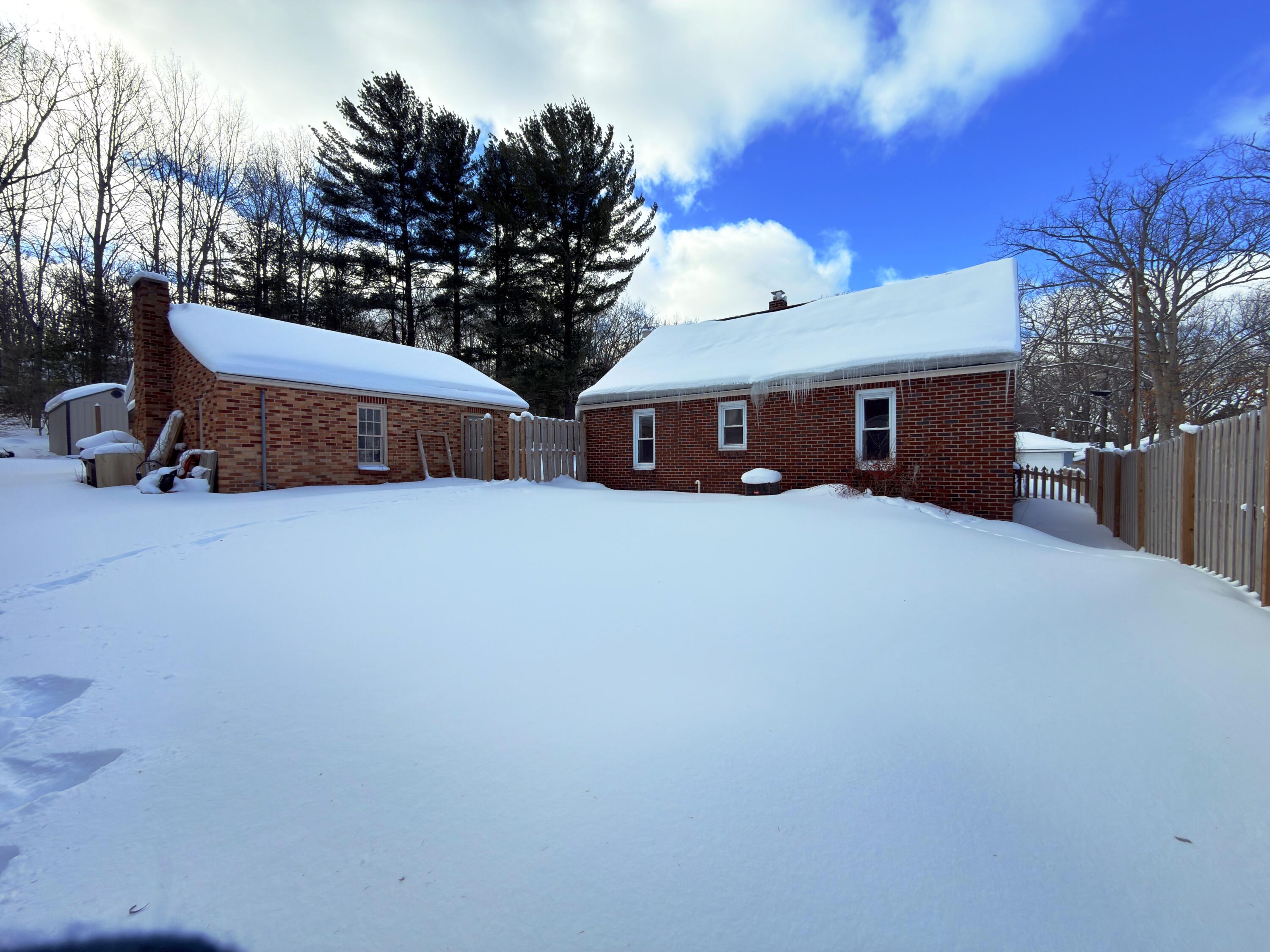 105 Marvin Road Roscommon, MI 48653 - Photo 5 of 21 IMG_1763