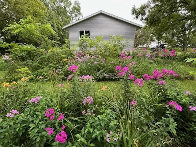 $380,000 | 68540 300th Street, Hartland, MN 56042