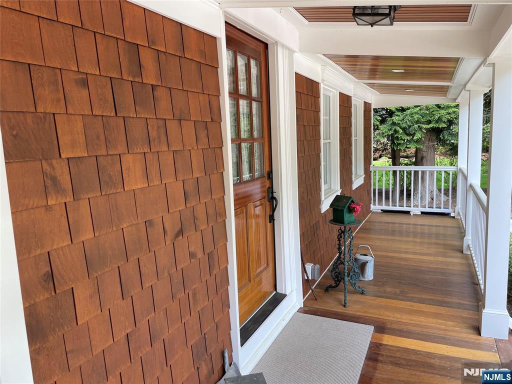 261 East Saddle River Road Saddle River, NJ 07458 - Photo 5 of 22