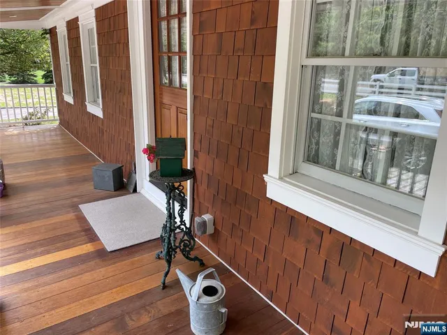 $1,400,000 | 261 East Saddle River Road, Saddle River, NJ 07458