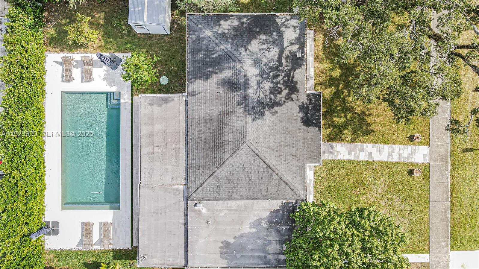 7235 Southwest 39th Street Miami, FL 33155 - Photo 2 of 30