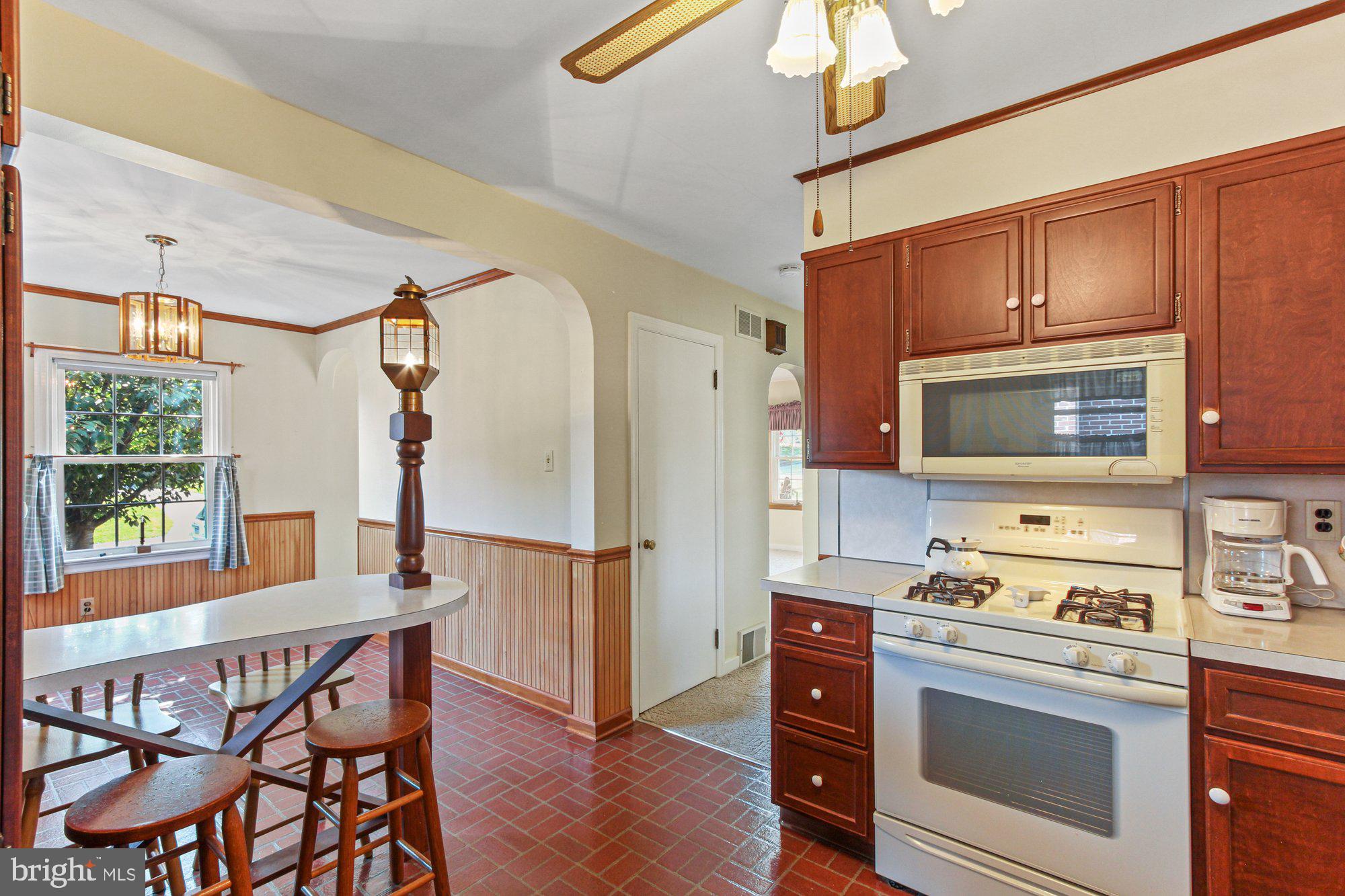 334 Pinehurst Road York, PA 17402 - Photo 10 of 28 Gallery Image 10
