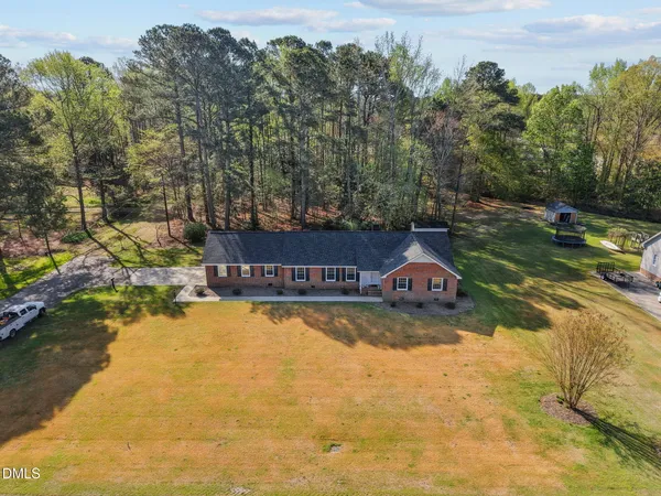 $2,000 | 200 East Pope Avenue, Kenly, NC 27542