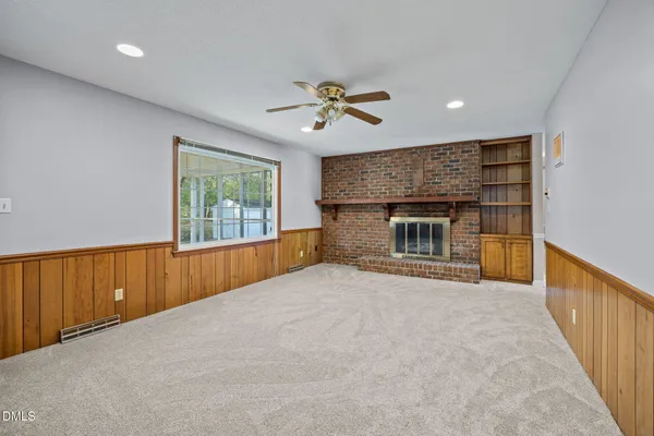 $2,000 | 200 East Pope Avenue, Kenly, NC 27542