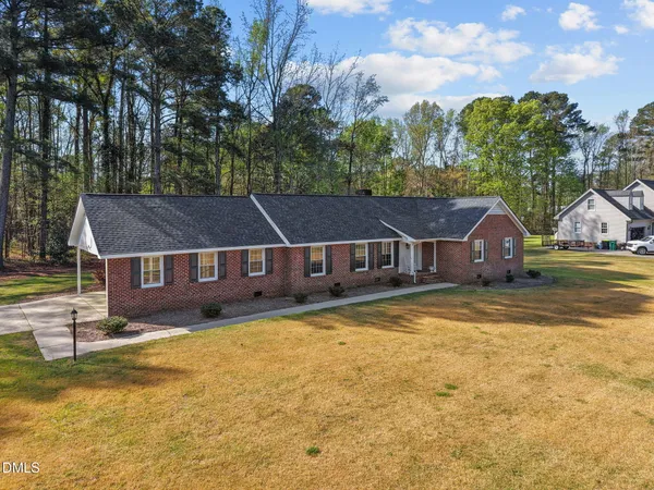 $2,000 | 200 East Pope Avenue, Kenly, NC 27542