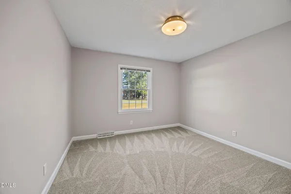 $2,000 | 200 East Pope Avenue, Kenly, NC 27542