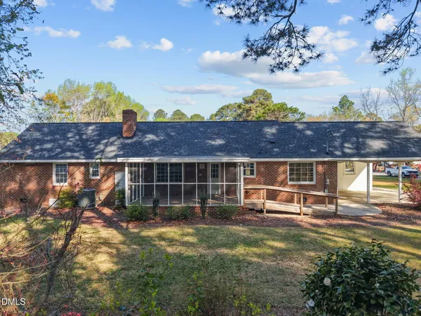 $2,000 | 200 East Pope Avenue, Kenly, NC 27542