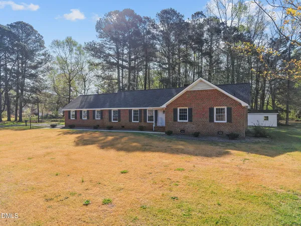 $2,000 | 200 East Pope Avenue, Kenly, NC 27542