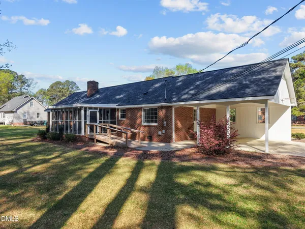 $2,000 | 200 East Pope Avenue, Kenly, NC 27542