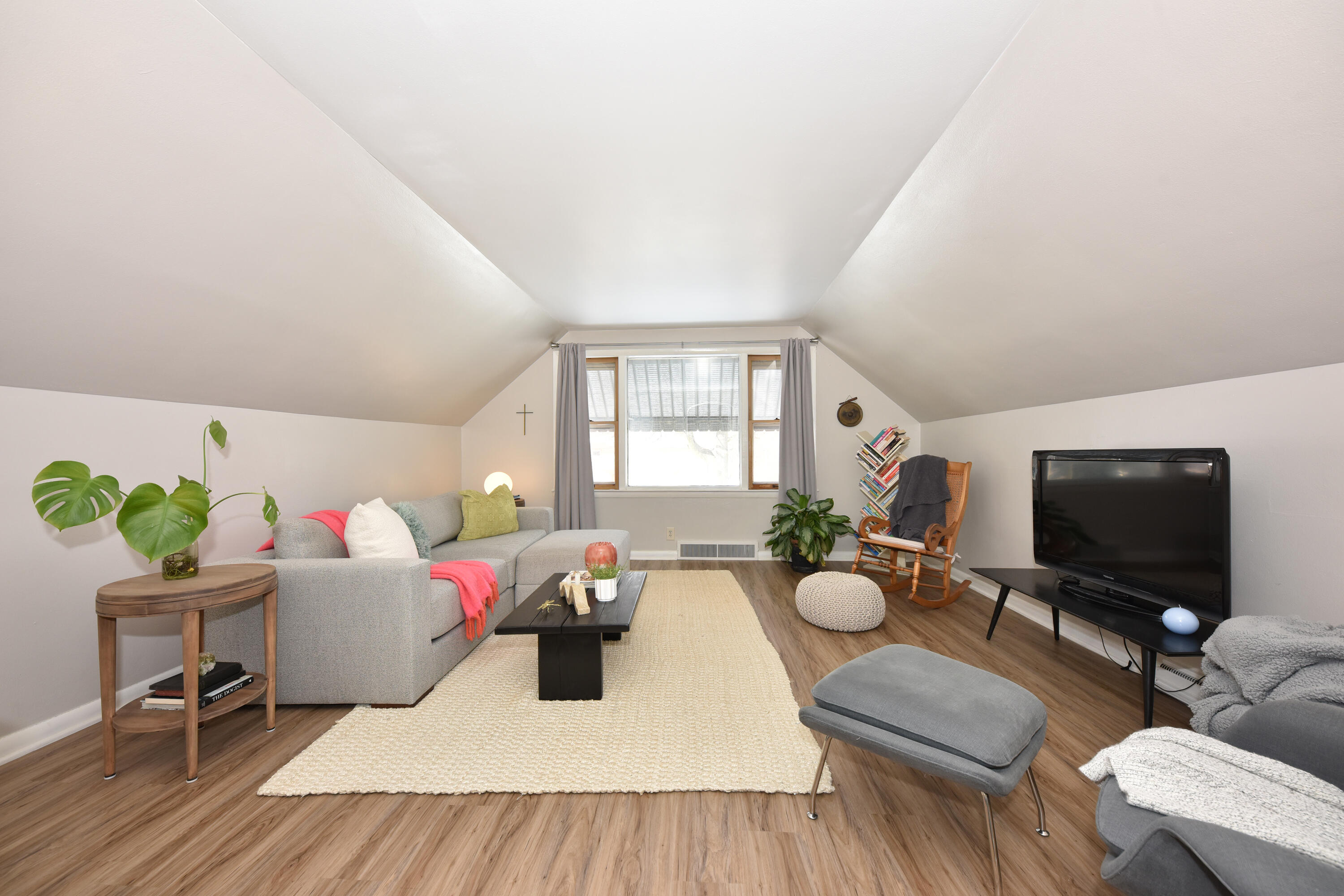 3370 South Howell Avenue, Unit 3372 Milwaukee, WI 53207 - Photo 16 of 38 Upper Living Room