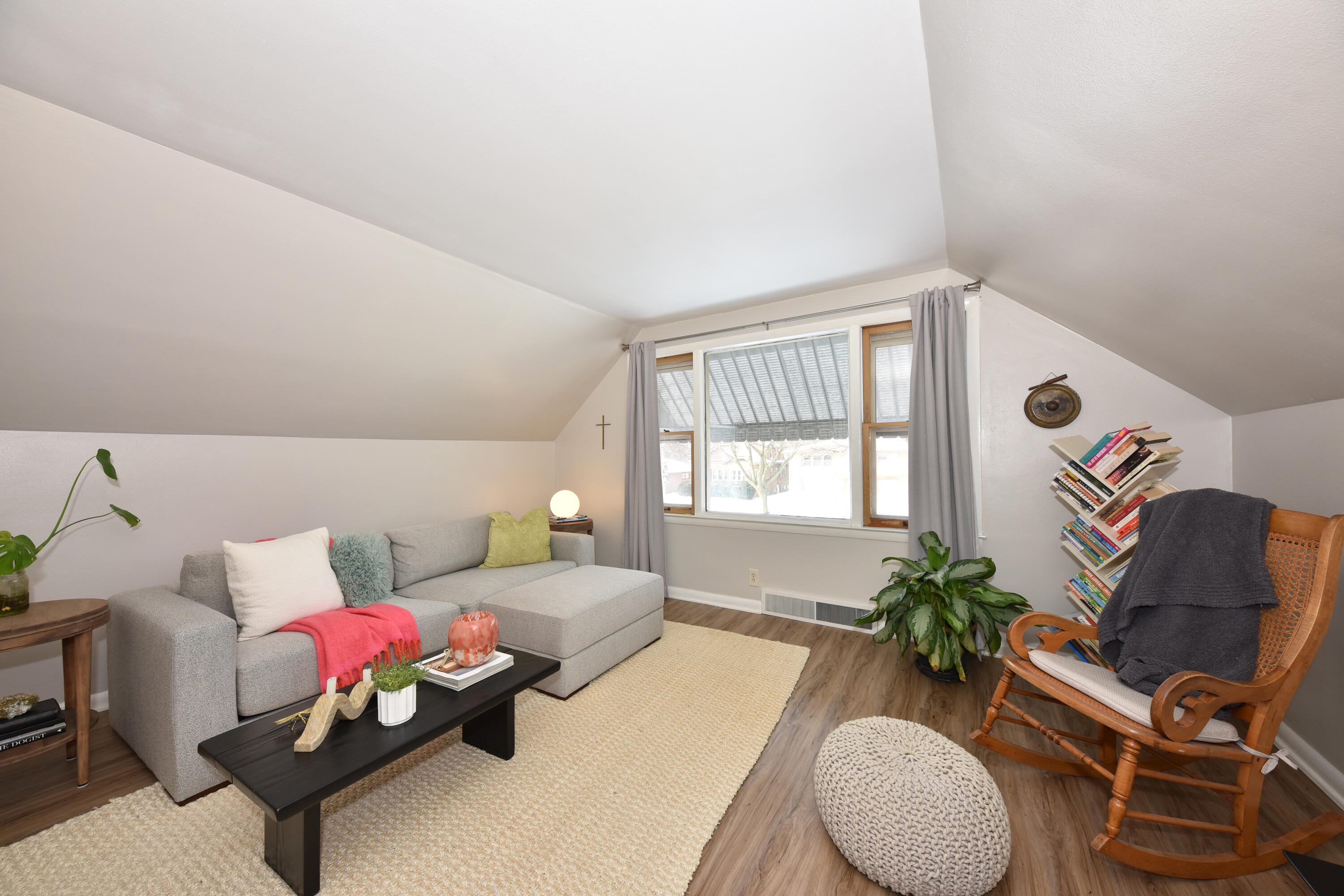 3370 South Howell Avenue, Unit 3372 Milwaukee, WI 53207 - Photo 19 of 38 Upper Living Room