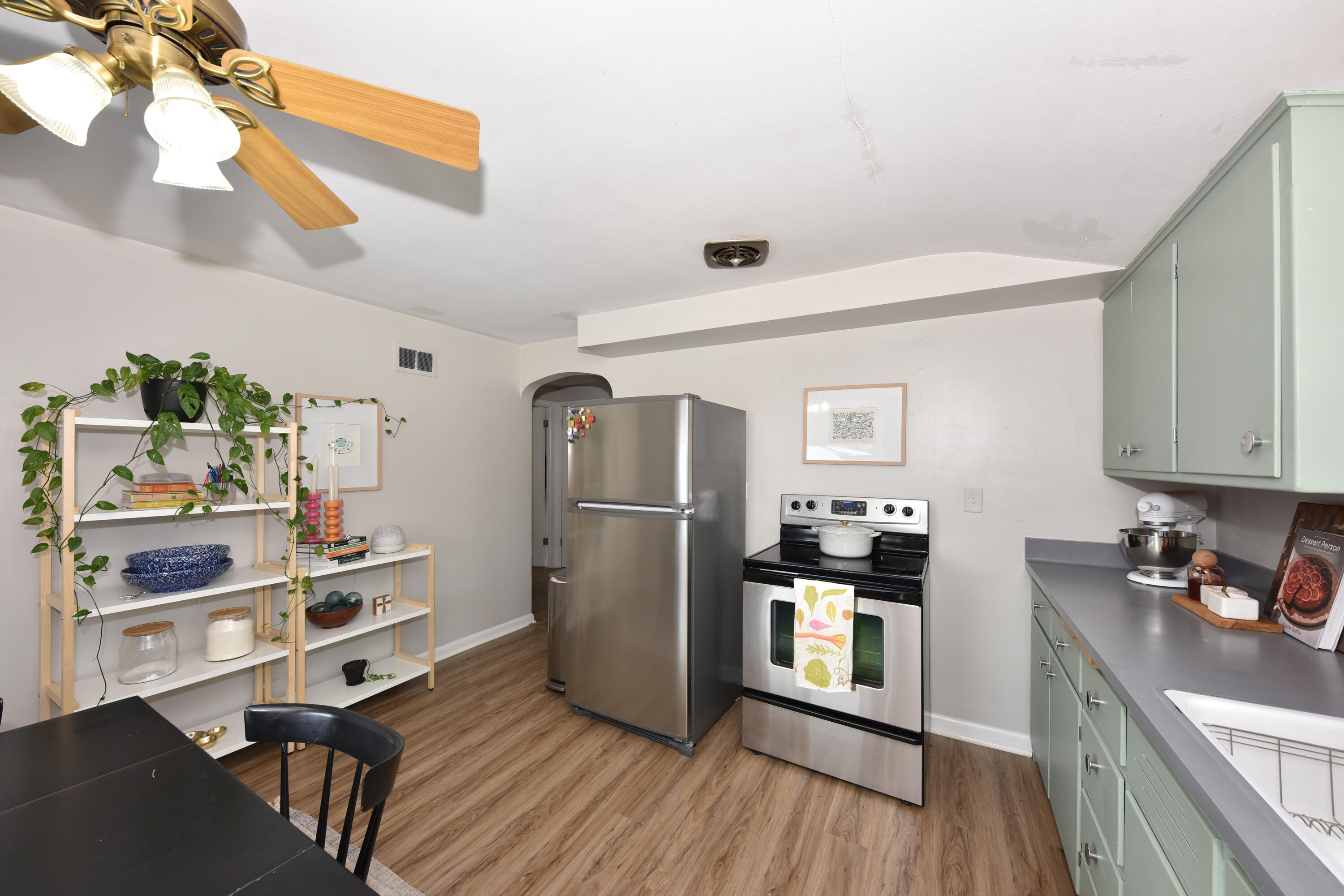 3370 South Howell Avenue, Unit 3372 Milwaukee, WI 53207 - Photo 23 of 38 Upper Kitchen