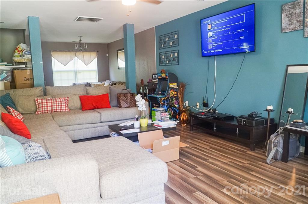 5127 Raspberry Knoll Drive Charlotte, NC 28208 - Photo 3 of 15 Gallery Image 3