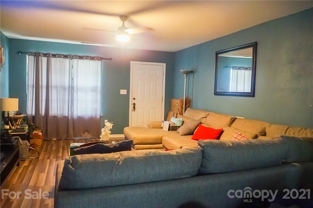 5127 Raspberry Knoll Drive Charlotte, NC 28208 - Photo 4 of 15 Gallery Image 4