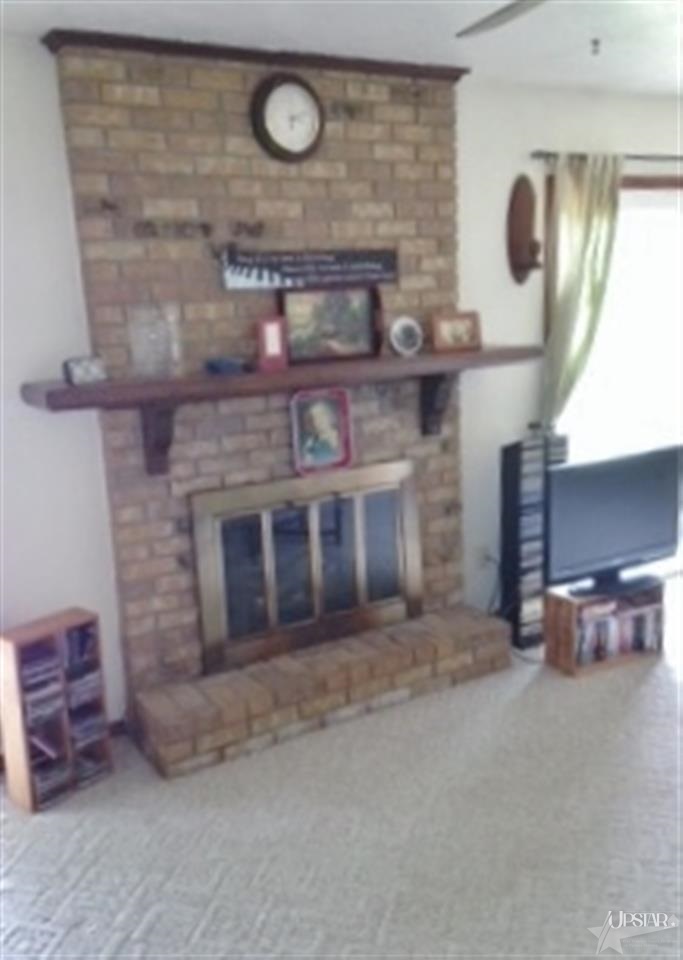 10215 Coverdale Road Fort Wayne, IN 46809 - Photo 3 of 31