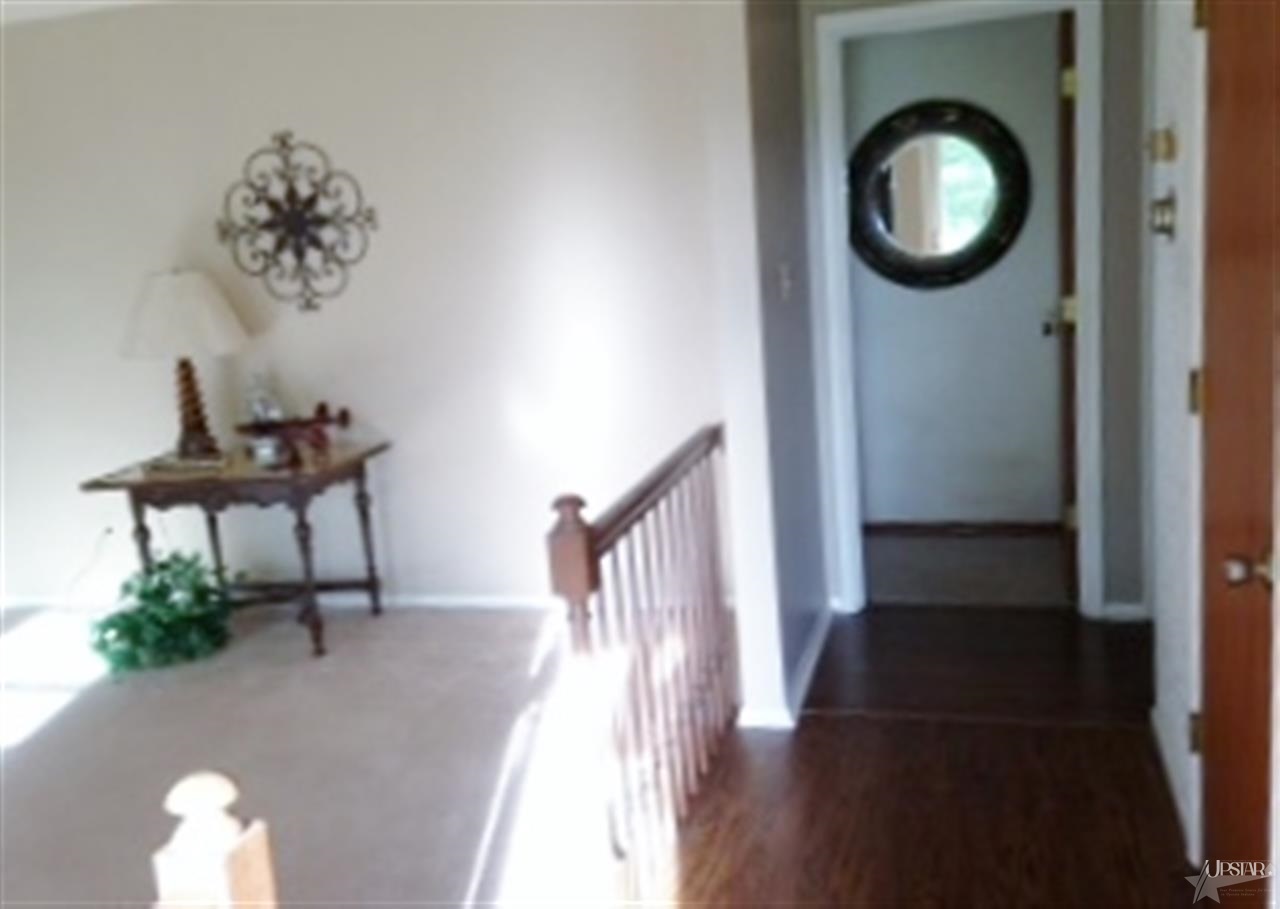 10215 Coverdale Road Fort Wayne, IN 46809 - Photo 7 of 31