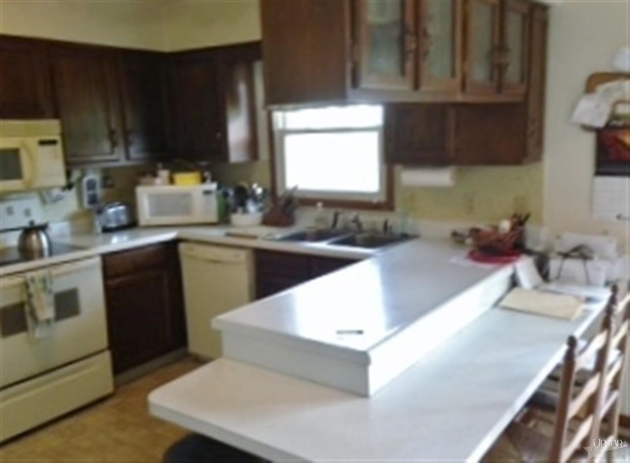10215 Coverdale Road Fort Wayne, IN 46809 - Photo 8 of 31
