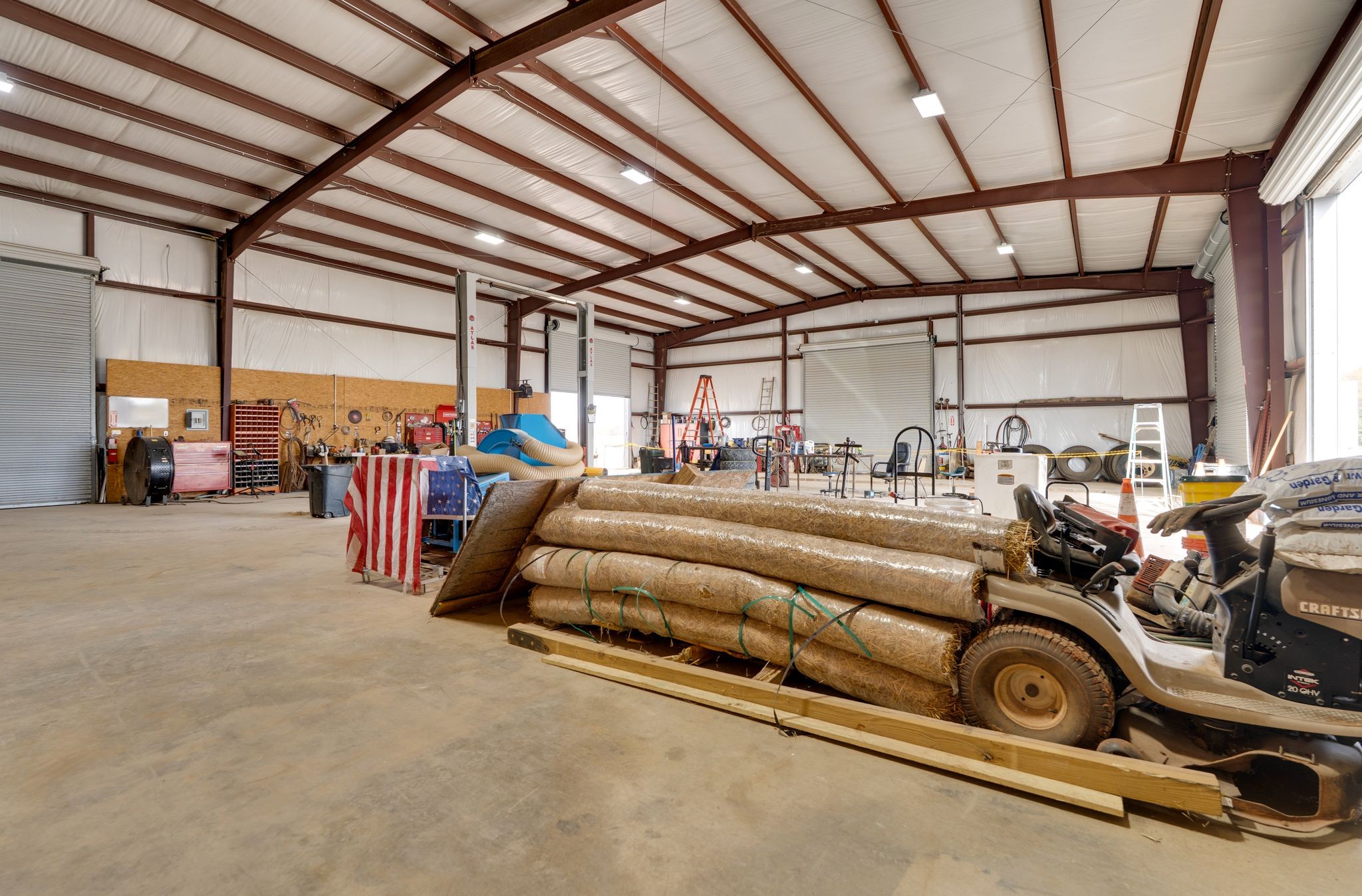 1087 Aedc Road Winchester, TN 37398 - Photo 11 of 28 a view of a room with gym equipment