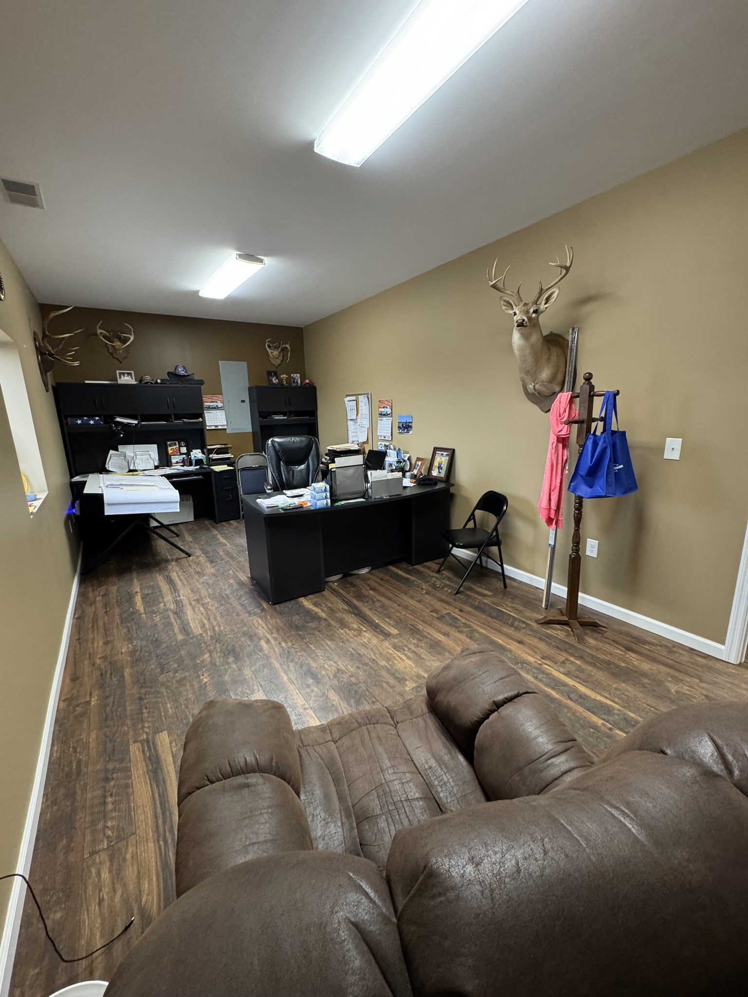 1087 Aedc Road Winchester, TN 37398 - Photo 26 of 28 a living room with furniture and a gym