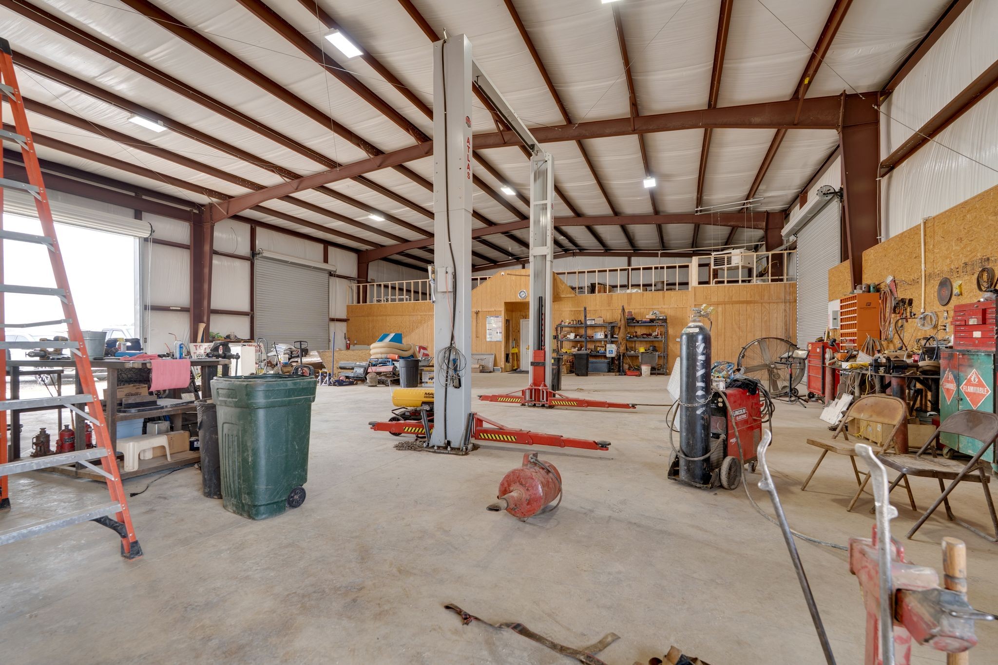 1087 Aedc Road Winchester, TN 37398 - Photo 8 of 28 a view of a garage with storage