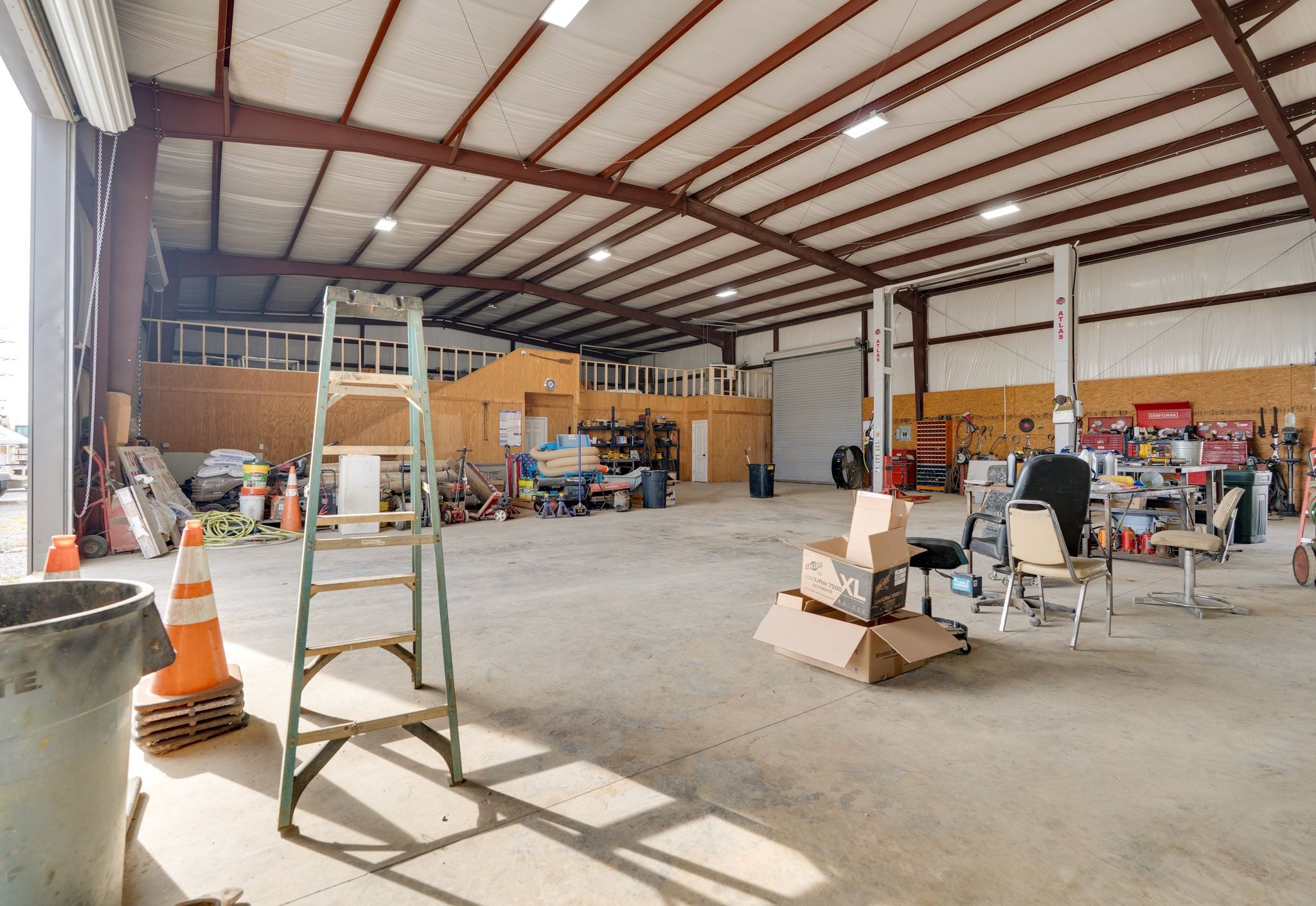 1087 Aedc Road Winchester, TN 37398 - Photo 9 of 28 a view of a gym