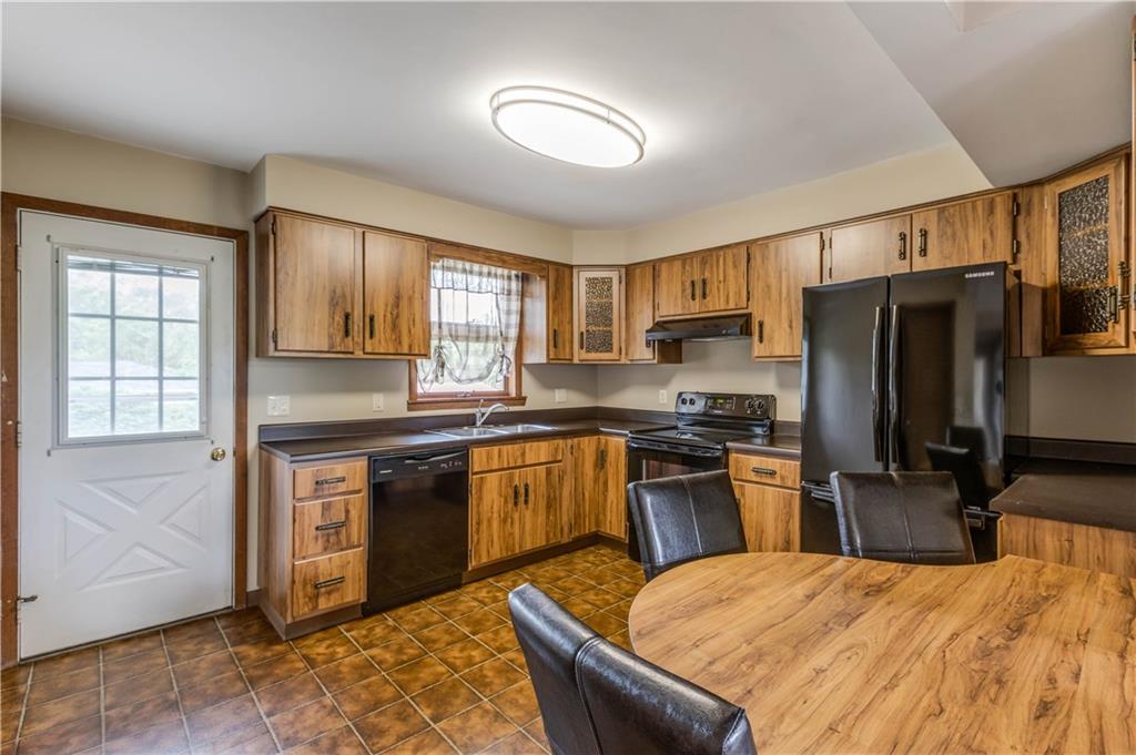 916 East Ridge Avenue Conway, PA 15027 - Photo 11 of 24 Gallery Image 11