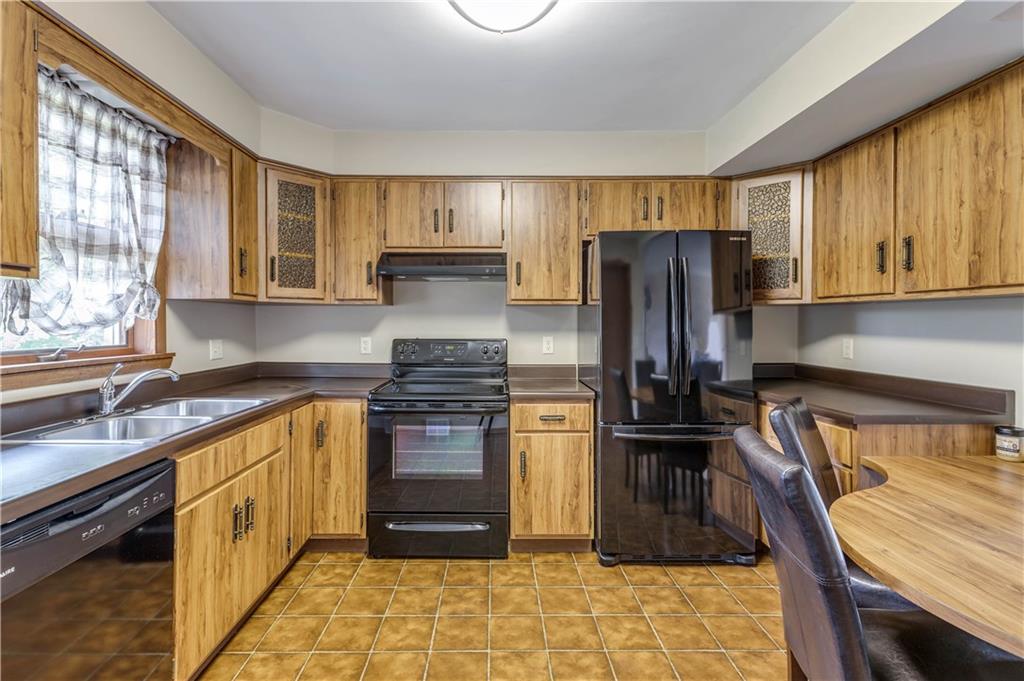 916 East Ridge Avenue Conway, PA 15027 - Photo 9 of 24 Gallery Image 9