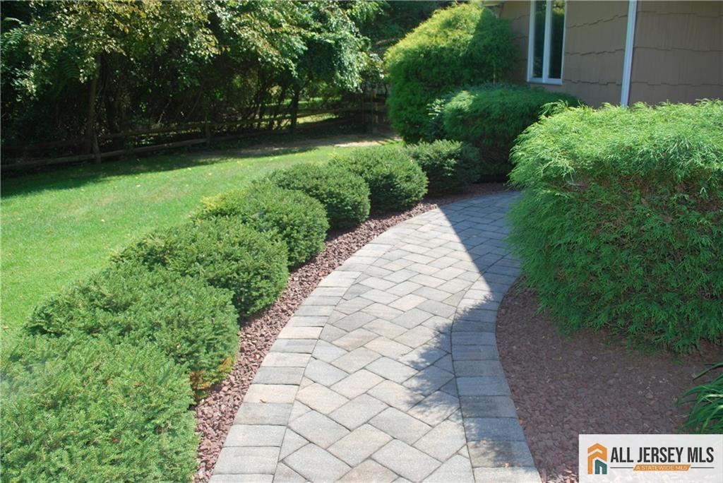 132 Union Valley Road Monroe Township, NJ 08831 - Photo 3 of 55 Gallery Image 3
