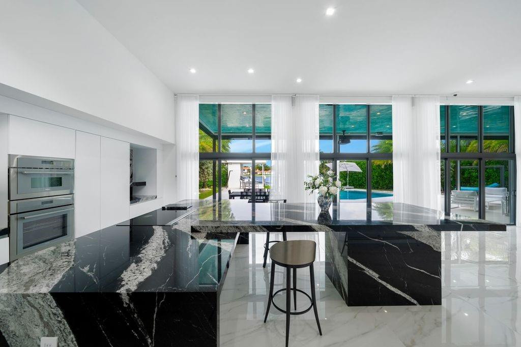 19 Gatehouse Road Sea Ranch Lakes, FL 33308 - Photo 17 of 61 Photo 17