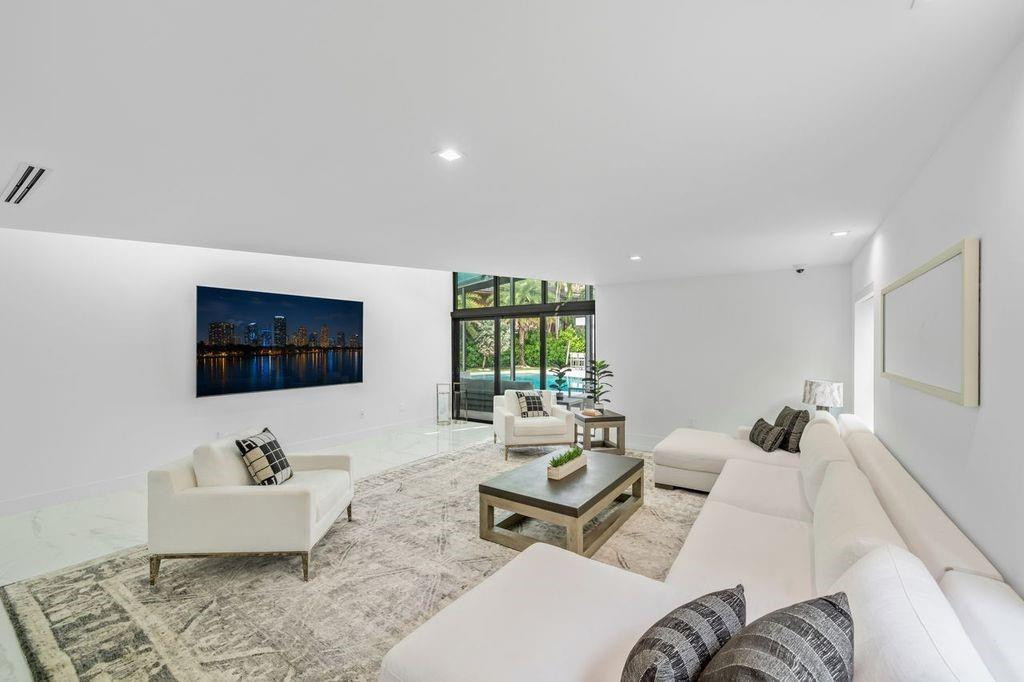 19 Gatehouse Road Sea Ranch Lakes, FL 33308 - Photo 22 of 61 Photo 22