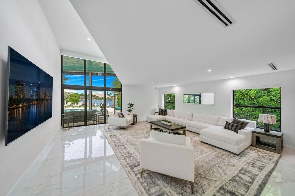 19 Gatehouse Road Sea Ranch Lakes, FL 33308 - Photo 23 of 61 Photo 23