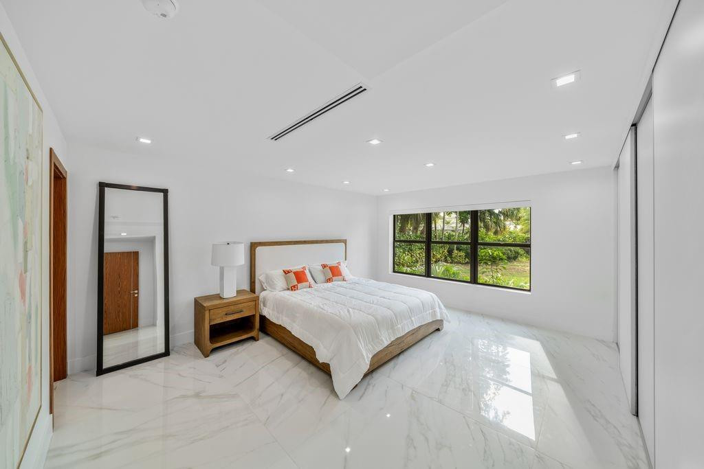 19 Gatehouse Road Sea Ranch Lakes, FL 33308 - Photo 27 of 61 Photo 27