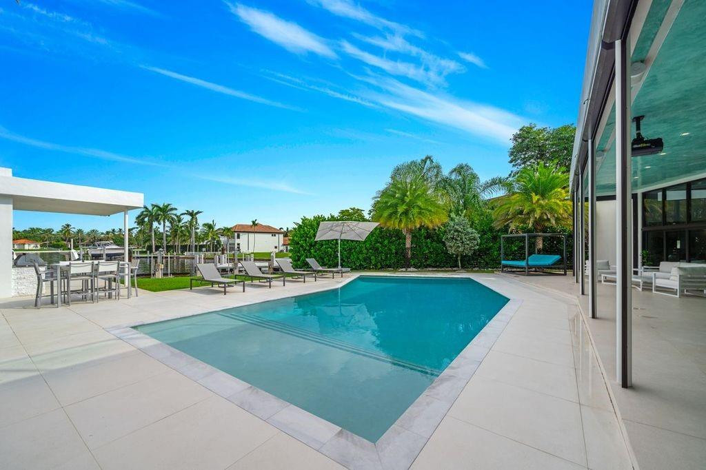 19 Gatehouse Road Sea Ranch Lakes, FL 33308 - Photo 44 of 61 Photo 44