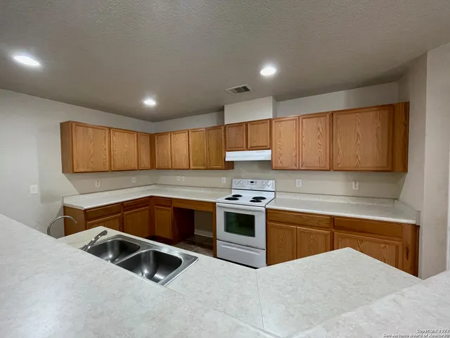 $1,795 | 6506 Falcons Heights, San Antonio, TX 78233