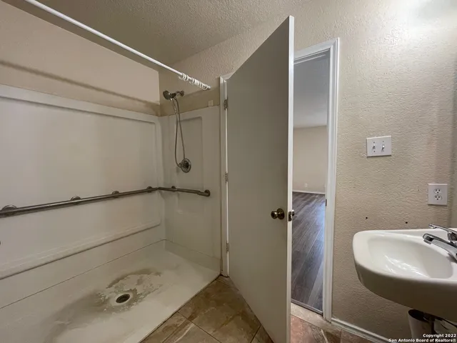 $1,795 | 6506 Falcons Heights, San Antonio, TX 78233