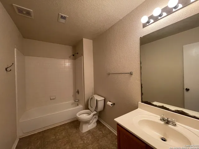 $1,795 | 6506 Falcons Heights, San Antonio, TX 78233