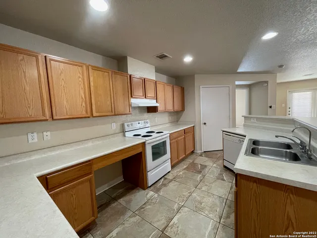 $1,795 | 6506 Falcons Heights, San Antonio, TX 78233