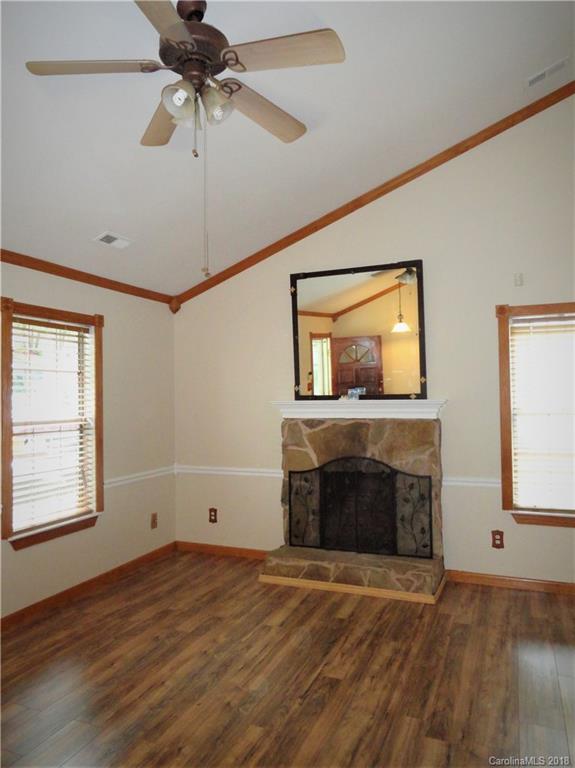 811 Foxborough Road Charlotte, NC 28213 - Photo 3 of 14
