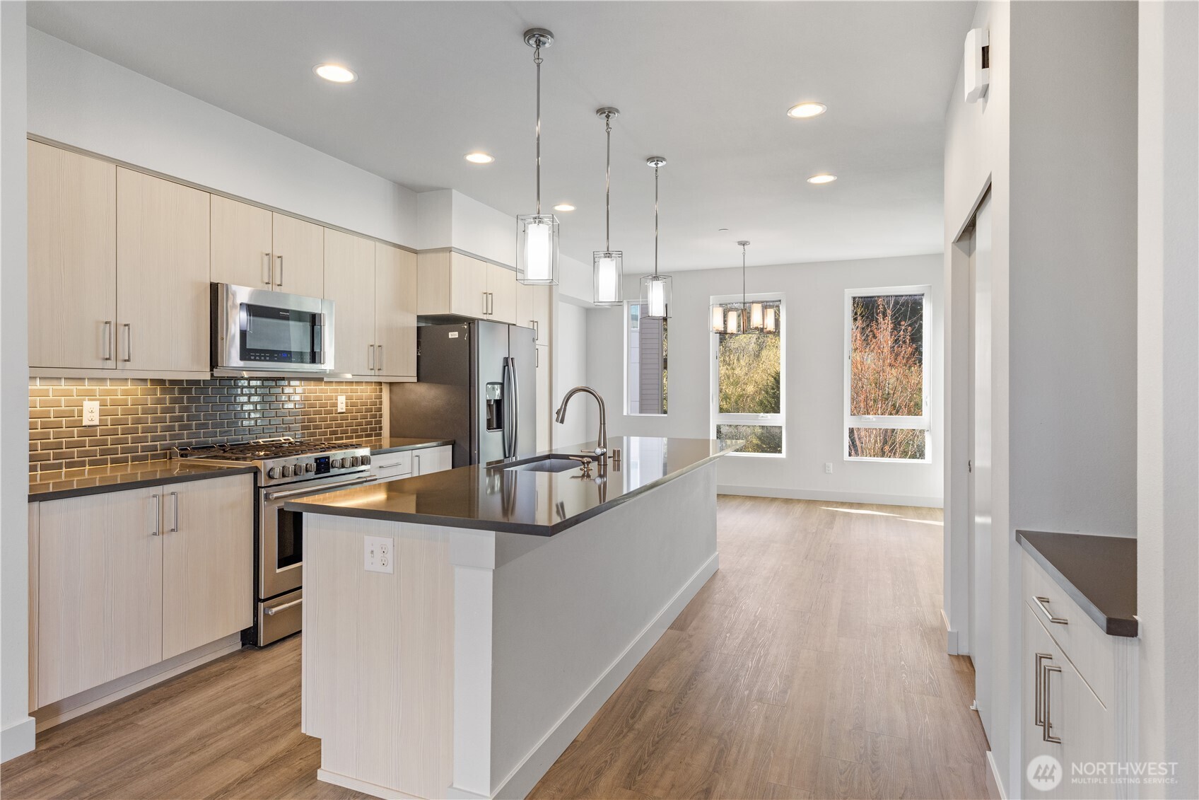 17905 35th Avenue Southeast, Unit B4 Bothell, WA 98012 - Photo 5 of 24