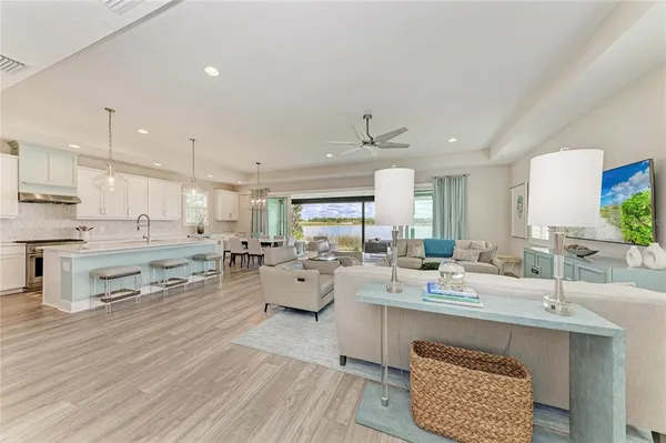 $799,999 | 1021 Crosswind Avenue, Sarasota, FL 34240