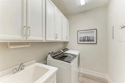 $849,000 | 1021 Crosswind Avenue, Sarasota, FL 34240