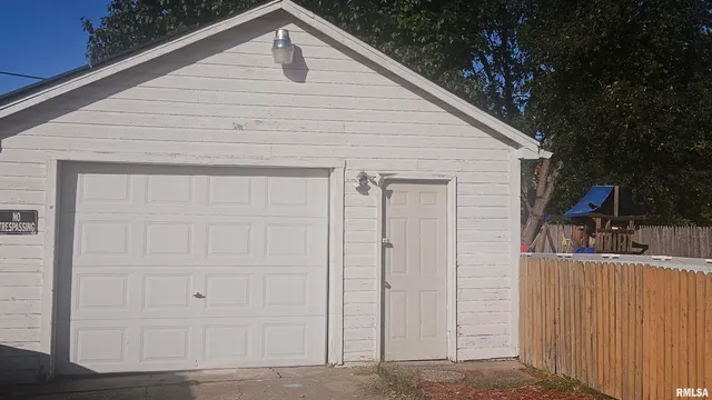 $99,900 | 434 Dean Court, Canton, IL 61520