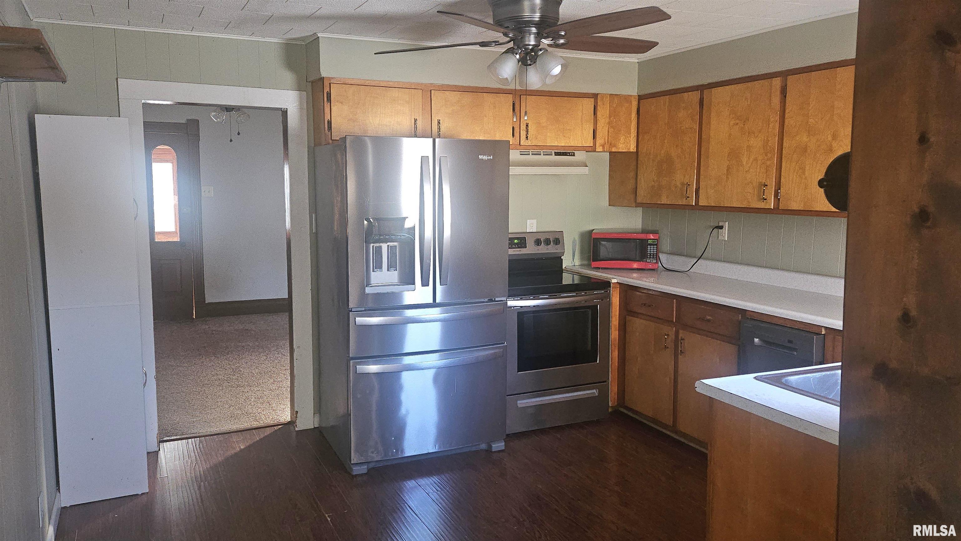 434 Dean Court Canton, IL 61520 - Photo 10 of 31