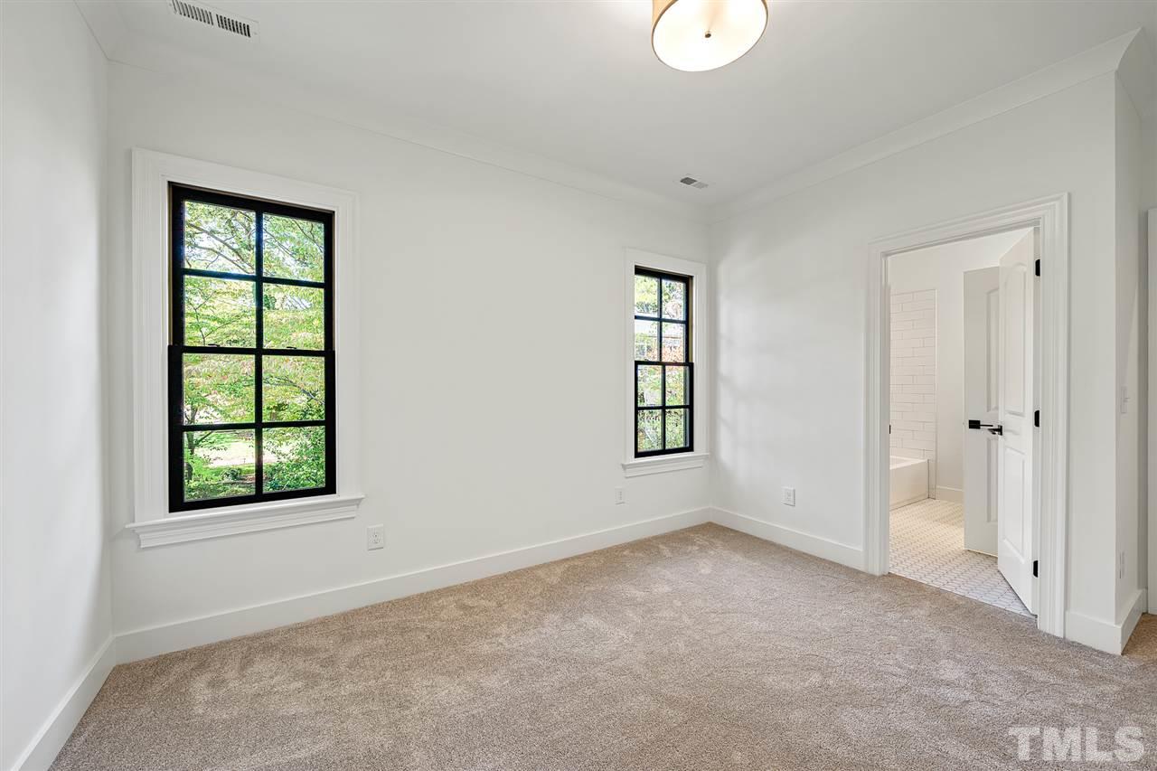1701 Pineview Street Raleigh, NC 27608 - Photo 17 of 30