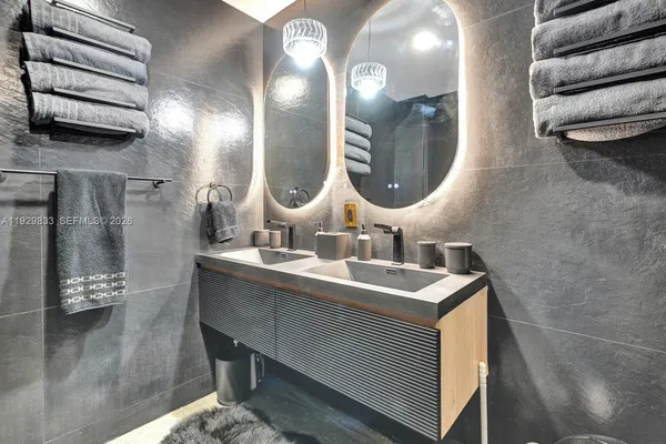 $2,600,000 | 3300 Northeast 188th Street, Unit 210, Aventura, FL 33180