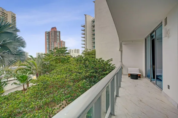 $2,600,000 | 3300 Northeast 188th Street, Unit 210, Aventura, FL 33180